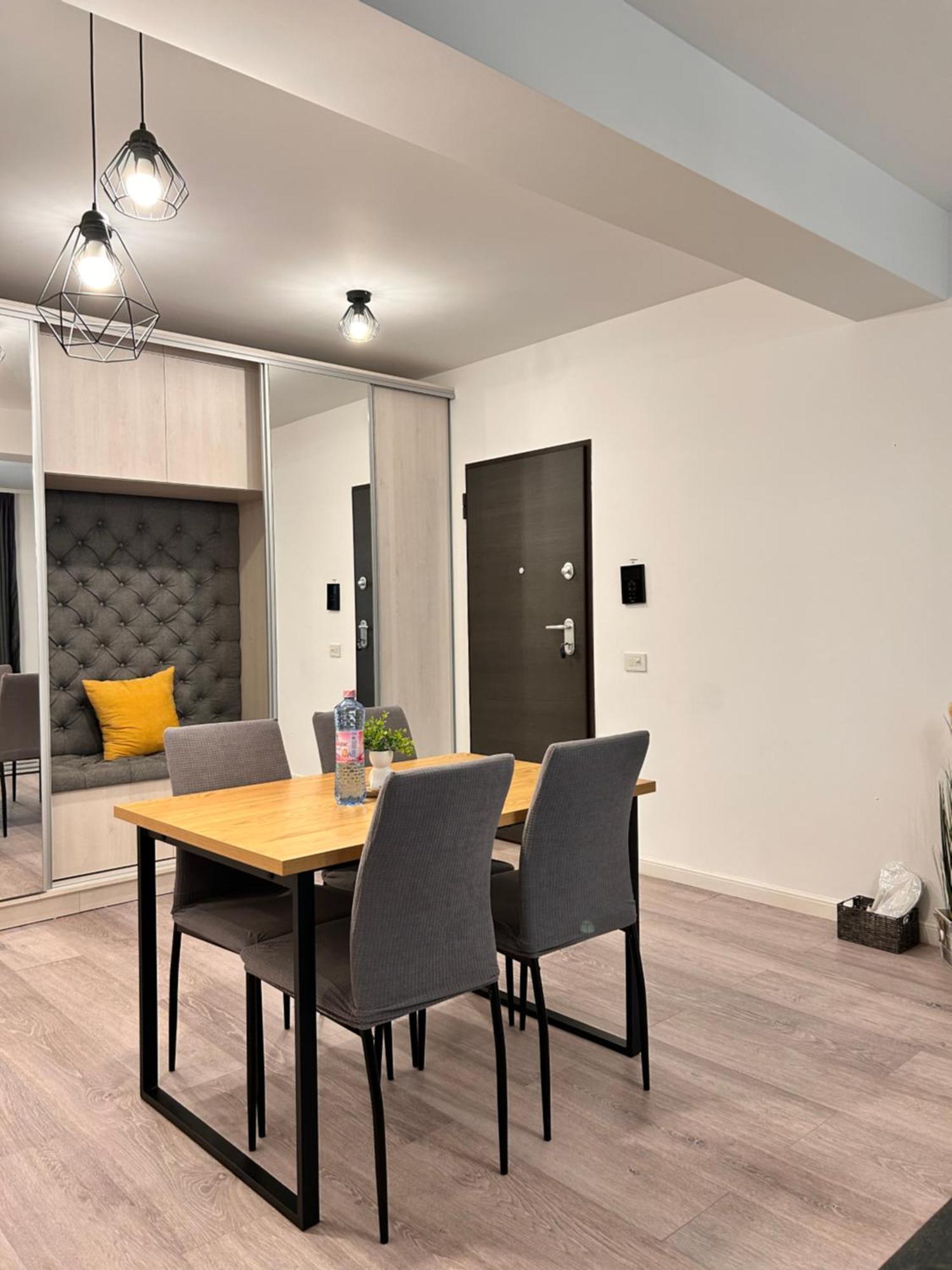 Industrial Style Apartment Bukarest